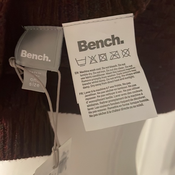 NWT Bench Knit Scarf Shawl 7 way multi Neck Warmer Grandpa Sweater Buttons Wine - Picture 5 of 9